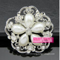 fashion pearl flower latest brooch design